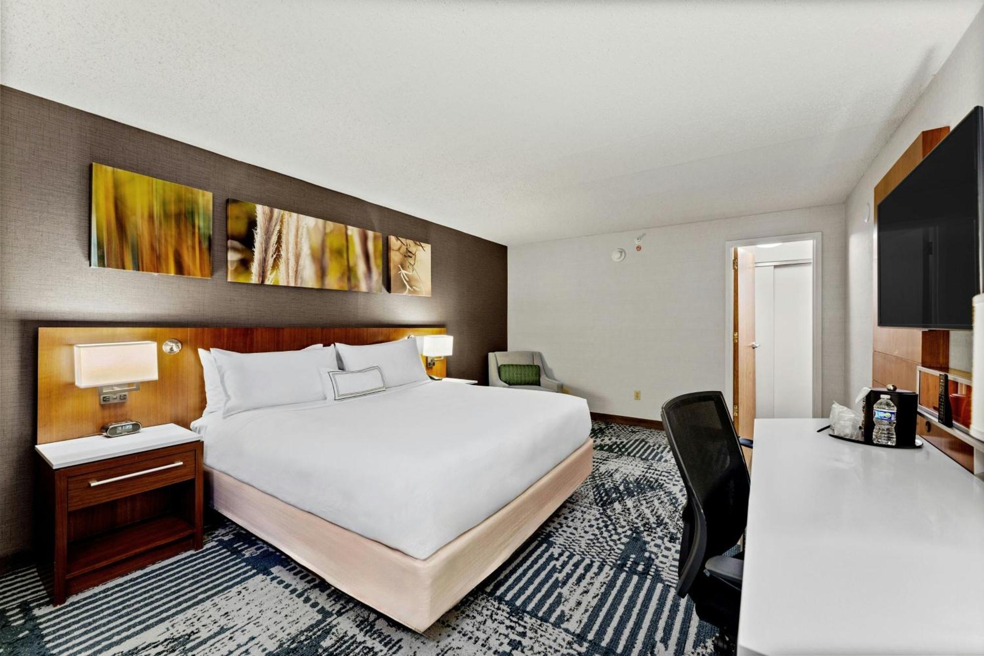 Delta Hotels By Marriott Mount Pleasant Расин Екстериор снимка