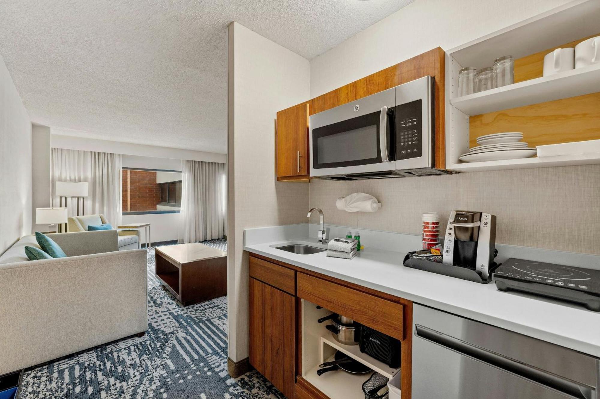 Delta Hotels By Marriott Mount Pleasant Расин Екстериор снимка