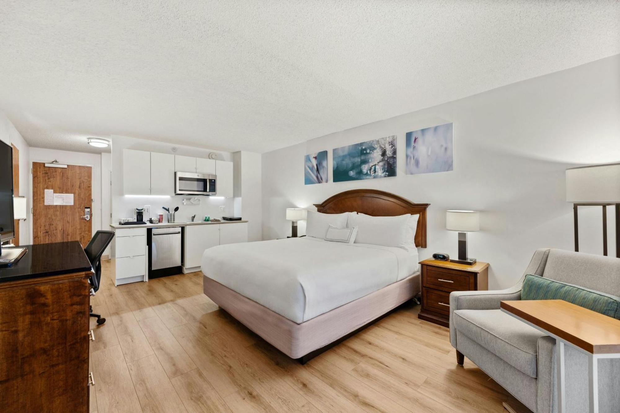 Delta Hotels By Marriott Mount Pleasant Расин Екстериор снимка