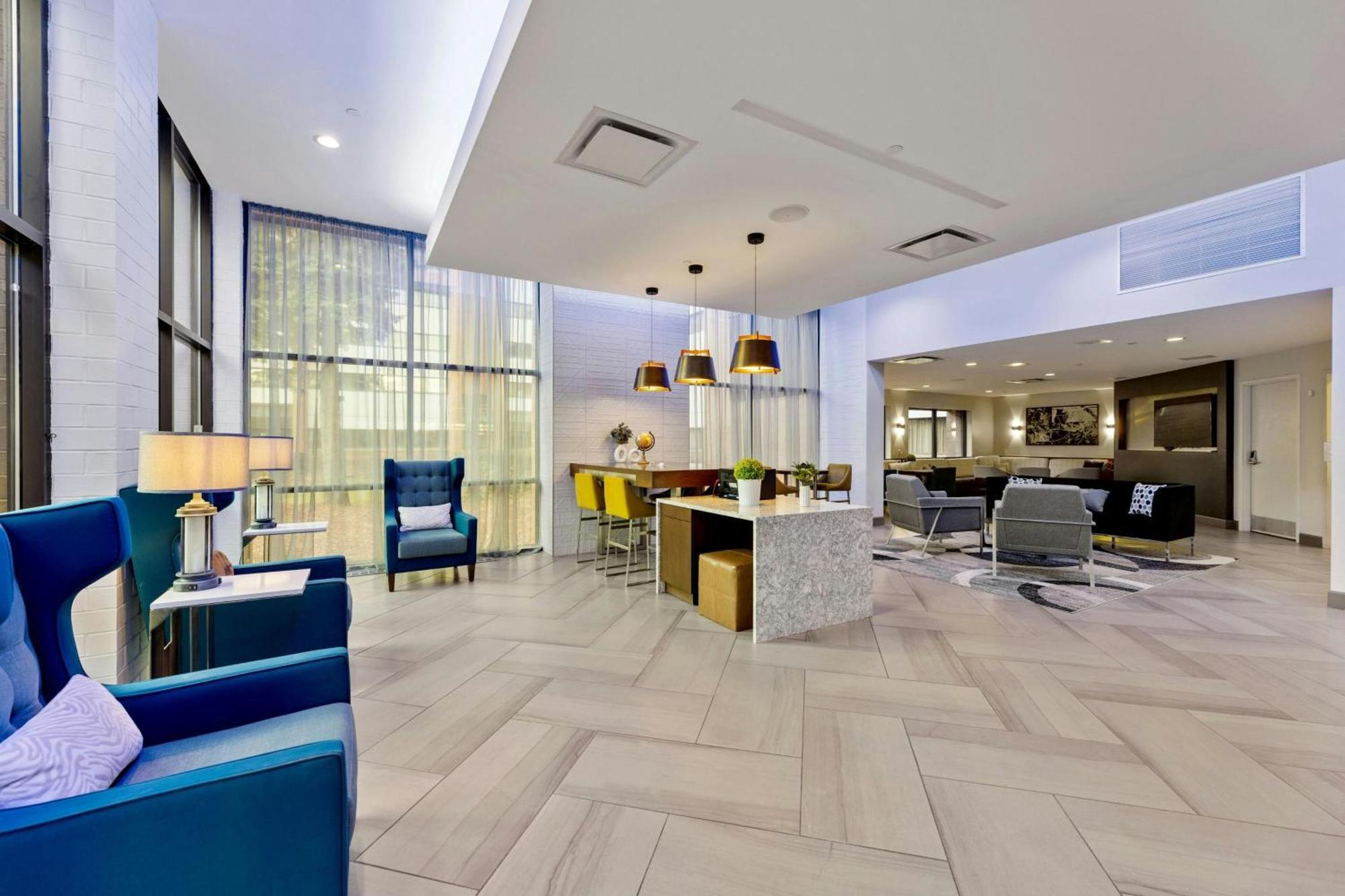 Delta Hotels By Marriott Mount Pleasant Расин Екстериор снимка